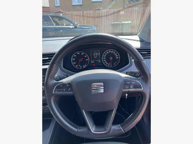 SEAT HV67EWX