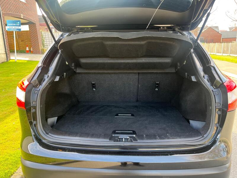 Nissan YB64VGO